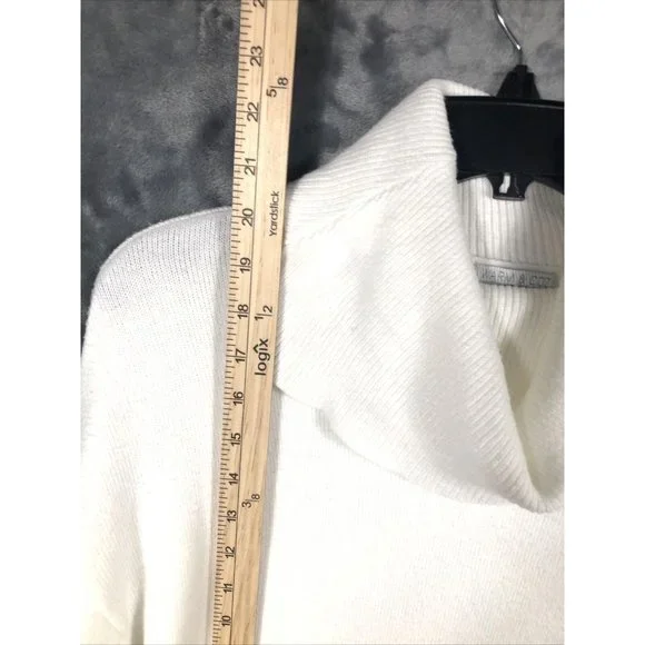 Warm And Cozy Lifestyle Sweater Woman's Adult Medium - Picture 12 of 15